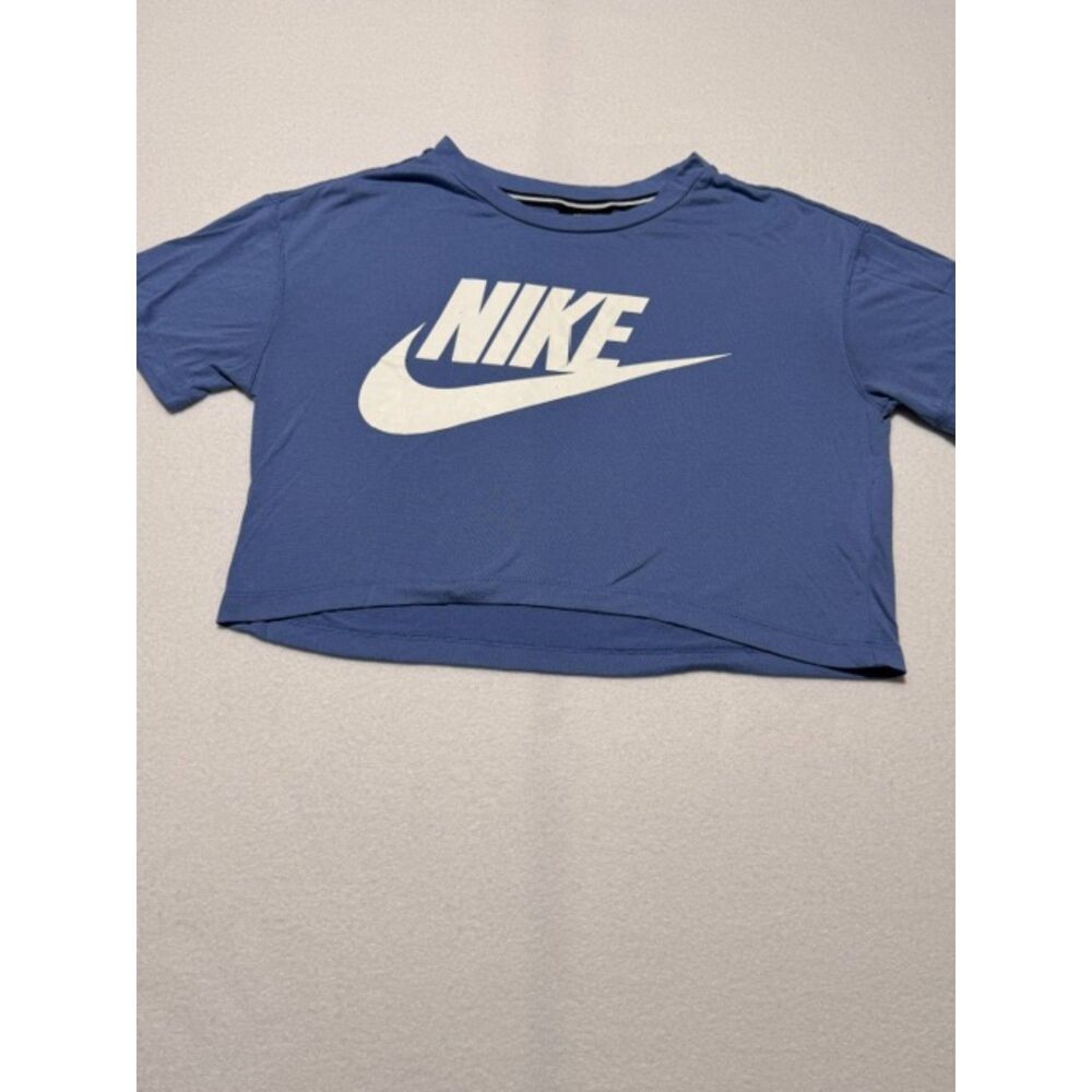 Nike blue graphic cropped tee 💙
